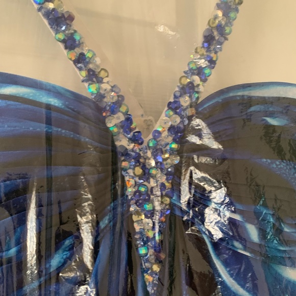 Blue and white prom gown - Picture 2 of 3